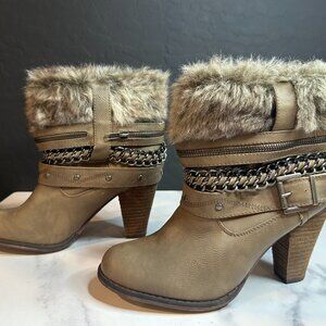 Not Rated furry boots